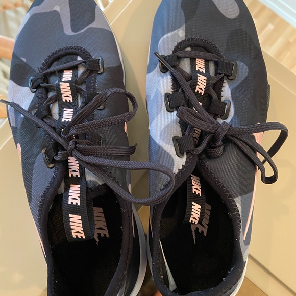 Nike camo shoes - Picture 4 of 5